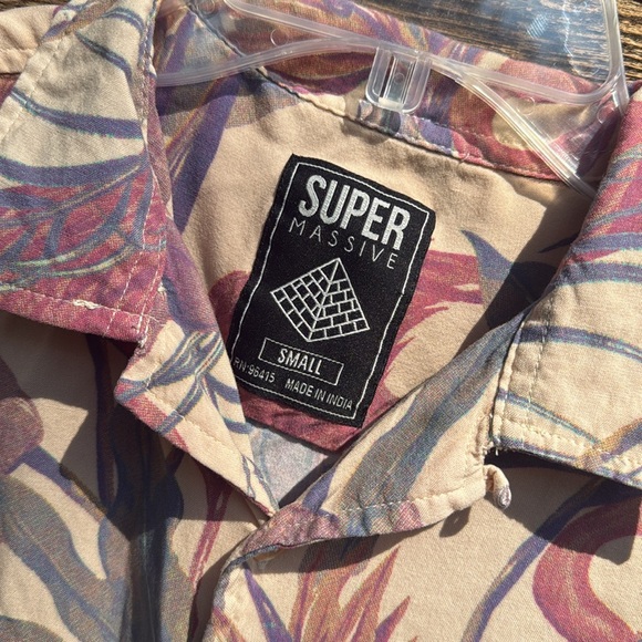 Super massive flamingo Hawaiian Floral Short Sleeve Button-Up Shirt - Picture 4 of 6